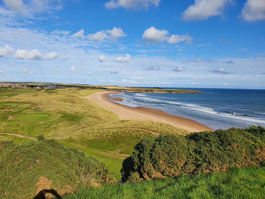 fantastic-view-of-a-golf-course-near-a-beach-in-cr-2023-01-10-03-25-30-utc